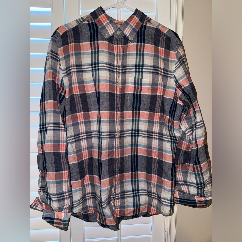 Men’s American Eagle Casual Button Down - Medium